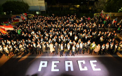 Nobel Peace prize winners and 30 champions walk together for peace