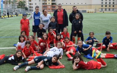 Mélissa Plaza joue la paix par le foot avec les filles de l’AS Monaco